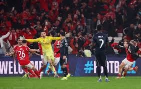 扑克高手早就判断清楚（资深牌手早已看清局势）